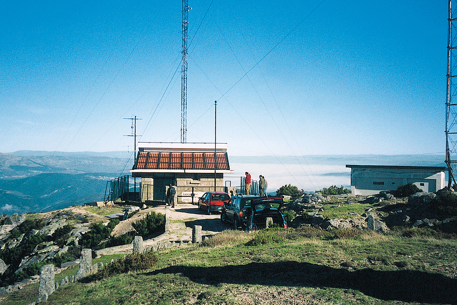 Windmessungen vor Ort sind in Portugal und Großbritannien im komplexen Gelände schon früh Teil des Planungsprozesses.